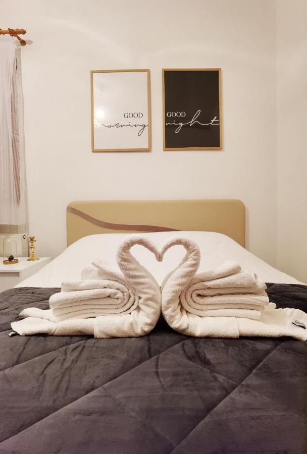 Pale city center apartment Esterno foto