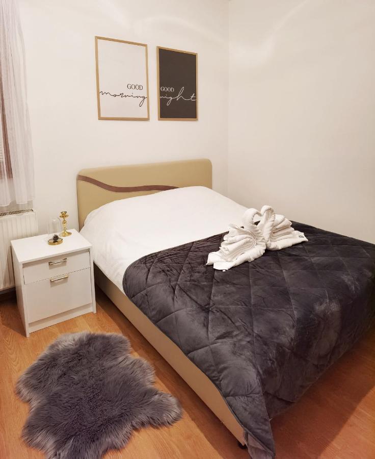 Pale city center apartment Esterno foto