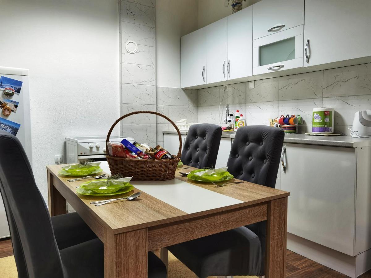 Pale city center apartment Esterno foto